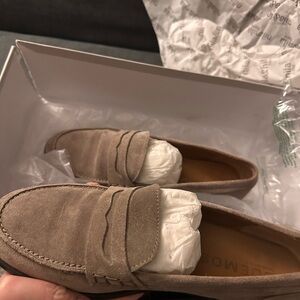 Women’s Unisex Tan Loafers